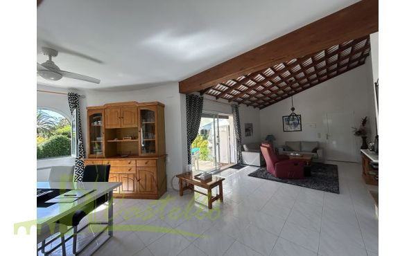 Salon comedor con cocina integrada