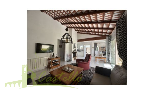 Salon comedor con cocina integrada