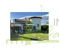 Fachada desde jardín