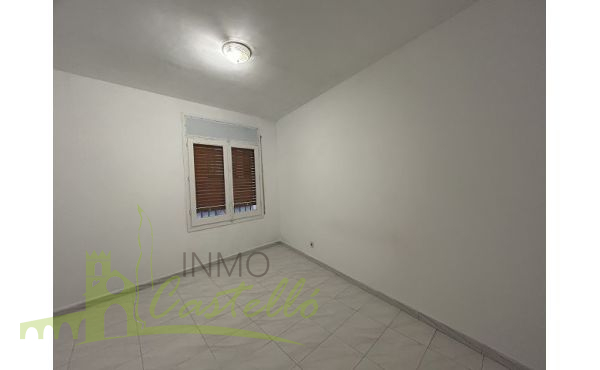 Dormitorio doble con armarios empotrados