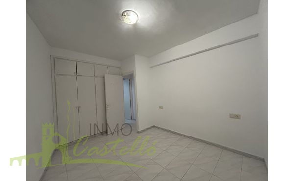 Dormitorio doble con armarios empotrados