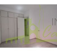 Dormitorio doble con armarios empotrados