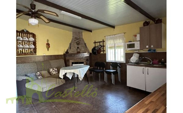 Cocina con chimenea