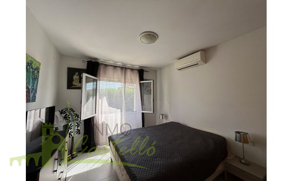 Dormitorio doble con armarios empotrados