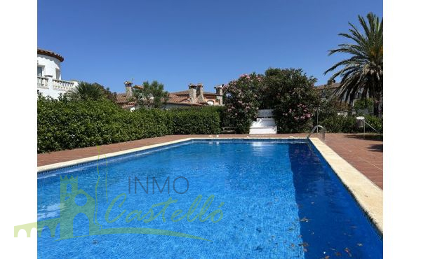 Piscina comunitaria